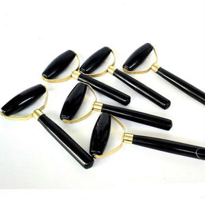 Rouleau de massage facial en jade noir Bian, pierre de gua sha manuelle pour une belle peau - Product Image 3