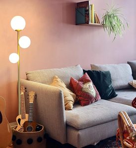 Lampe sur pied moderne en laiton avec globe en verre givré, lumière LED, 64 pouces de hauteur, design minimaliste pour salon - Product Image 6