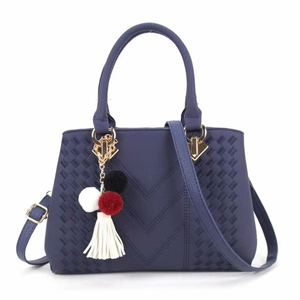 Bolso de Mano de Diseñador para Mujer de Alta Calidad, Marcas Famosas, Estilo Cadena Negro, Moderno, con Remaches, Suave, Impermeable, Duradero, con Cremallera - Product Image 2
