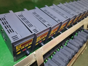 Inverter a Frequenza Variabile con Tecnologia Digitale 220V, MCU Integrato, 0.2KW 0.4KW 0.75KW - Product Image 4