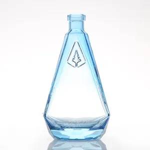 2024 हॉट सेल अनुकूलित 700 मिलीलीटर लक्जरी कांच की बोतलें स्पिरिट कांच की बोतल
