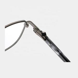 แว่นตาโลหะทรงสี่เหลี่ยมเต็มกรอบสำหรับผู้หญิง ได้รับการรับรองมาตรฐาน ISO9001 เหมาะสำหรับการประชุมทางธุรกิจและการนำเสนอต่อลูกค้า - Product Image 4