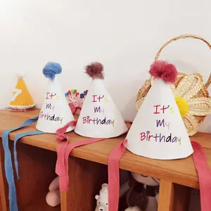 Groothandel verjaardag caps cone-Hot Selling Borduren Lettertype Kids Verjaardag Hoed Voor Jongens Meisjes Verjaardagsfeestje Versierd Caps