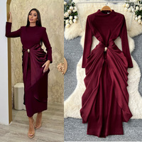 Robe élégante en nylon rouge pour femme, col rond, plissée, manches longues, taille ajustée, mi-longue, amincissante, style automne, luxe léger