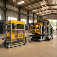Machine automatique de fabrication de blocs QT7-15 économique pour la production de briques creuses en béton et de briques autobloquantes pour la construction de chaussées routières