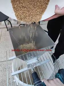 Broyeur <span class=keywords><strong>à</strong></span> grains Homebrew <span class=keywords><strong>Moulin</strong></span> <span class=keywords><strong>à</strong></span> <span class=keywords><strong>malt</strong></span> <span class=keywords><strong>électrique</strong></span> <span class=keywords><strong>à</strong></span> 2 rouleaux en acier inoxydable pour le brassage <span class=keywords><strong>à</strong></span> domicile <span class=keywords><strong>Moulin</strong></span> de qualité alimentaire Broyeur d'orge puissant - Product Image 4