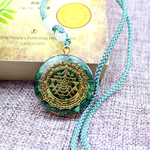 <b>Crystal</b> <b>Chip</b> Resin Pendant Necklace Malachite Geometric Round Bezel Setting Copper Alloy Gift Jewelry - Product Image 2