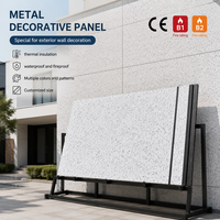 Panneau mural en acier galvanisé et polyuréthane à motif marbré, écologique, avec isolation thermique et acoustique pour usage extérieur en entrepôt