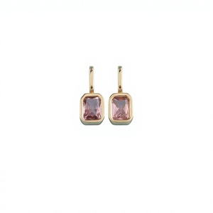Pendientes Cristianos Geométricos de Plata con Baño de Oro de 18K y Morganita Engastada en Bisel, Joyería Minimalista para Mujer, para Fiestas y Uso Diario - Product Image 1