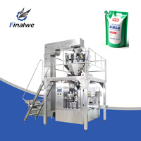 Machine d'emballage préfabriquée Finalwe pour liquides et pâtes, avec transfert de sachets synchronisé et alignement de becs verseurs