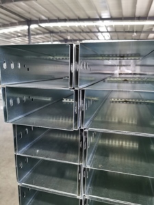รางเคเบิลพลาสติกแบบคลาสสิก อุปกรณ์จัดการสายเคเบิล รางและท่อร้อยสาย - Product Image 5