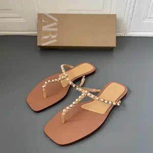 2022 yaz sıcak satış moda mizaç düz inci rahat flip flop kare ayak kadın ayakkabı tatil açık slaytlar terlik