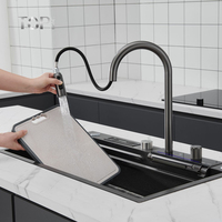 Robinet de cuisine moderne haut de gamme à commande unique, avec affichage numérique, effet cascade et rotation, design dernier cri