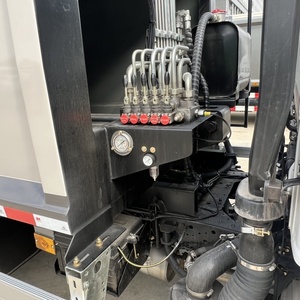 ISUZU ELF 4X2 truk sampah merek terkenal kompresi kecil sepenuhnya ringan modis daya tinggi 5CBM pemuat belakang - Product Image 6