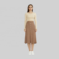 KD Fabricant de tricots personnalisés pour la maison Top en tricot pour dames Pull en tricot à col rond Pull court pour femmes