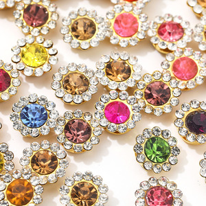 Nuevo Diseño Colorido de Doble Capa con Forma de Girasol, Disco de Diamantes Redondo para Zapatos, Ropa y Accesorios - Product Image 2