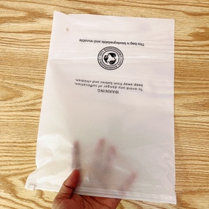 Bolsa de Ropa Compostable con Cierre, Embalaje Biodegradable para Prendas con Cierre Reutilizable, Bolsa con Cierre Personalizada con Marca - Product Image 1