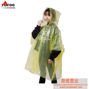 Poncho impermeable desechable de 120x90cm, material PE, ligero, para niños y adultos, uso en viajes, estilo simple, para una sola persona - Product Image 2