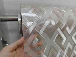 Película de PVC Laminada con Relieve, Colorida, Económica, de Origen Chino, Flexible y Brillante, Utilizada para Manteles Individuales - Product Image 2