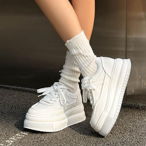 Chaussures décontractées à plateforme en cuir à semelle épaisse pour femmes, nouveau style printemps 2026, chaussures tendance et polyvalentes pour femmes - Product Image 5