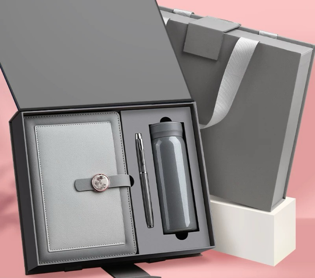 Carnet gris + stylo + tasse
