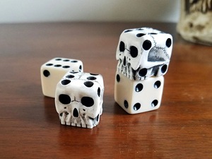 Dés à tête de mort blanche, jouet de jeu de société, ornement artisanal en silicone, créatif, tendance, pour jeu de défi extrême Onr - Product Image 2