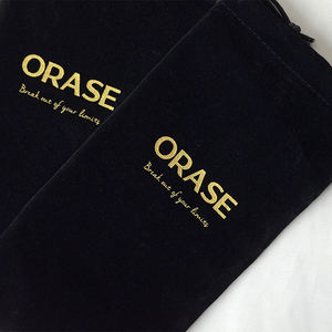 Pochette en velours personnalisée avec impression de logo pour sacs à main, logo doré en relief, sac anti-poussière noir doux pour chaussures et vêtements INFFY POUCH01 - Product Image 2