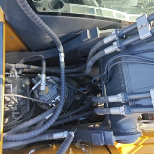 Excavatrice sur chenilles lourde Hyundai 300 LC-9T avec moteur Cummins QSB6.7 pour les opérations minières et de carrière - Product Image 3