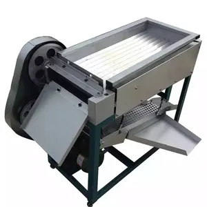 Machine automatique d'épluchage de soja vert