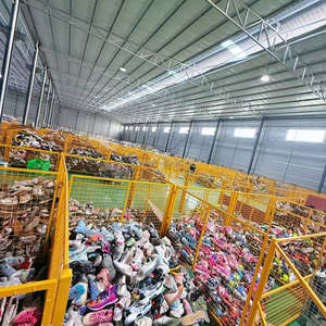 Vente en Gros Directe d'Usine : Chaussures de Basketball d'Occasion, Ballots de Chaussures de Seconde Main, Baskets Usagées Scydyl1101 - Product Image 4