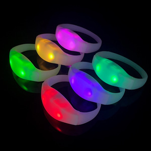 Bracelets lumineux LED télécommandés DMX, bracelets lumineux parfaits pour fête, bracelets LED radiocommandés de <span class=keywords><strong>concert</strong></span> Super Star <span class=keywords><strong>Taylor</strong></span> <span class=keywords><strong>swift</strong></span> - Product Image 1