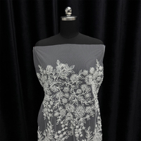 Tissu en dentelle de tulle blanc GCW-QCUV120888, lourdement orné de perles et de sequins, broderie florale botanique, pour studio de couture de créateurs