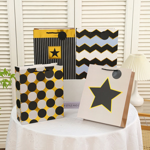 Bolsas de Papel Reutilizables DAMAI, Negras y Doradas, para Fiestas de Cumpleaños y Graduación, Bolsas de Regalo Seguras para Niños, Rectangulares, Portátiles, No Tóxicas - Product Image 1