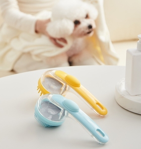 Cepillo de Baño Profesional para Mascotas con Cerdas de Silicona Suave y Contenedor de Champú Recargable para una Limpieza Profunda y Masaje de la Piel - Product Image 6