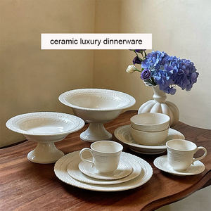 Platos de cena de cerámica en <span class=keywords><strong>relieve</strong></span> blanco, <span class=keywords><strong>vajilla</strong></span> de sopa de porcelana en <span class=keywords><strong>relieve</strong></span> francés, <span class=keywords><strong>vajilla</strong></span> de cerámica de lujo - Product Image 4