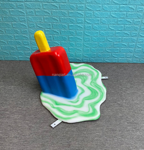 Scultura Artistica Unica in Resina Dipinta a Mano, Design Realistico di Gelato Sciolto, Grande Decorazione per Parchi all'Aperto - Product Image 1