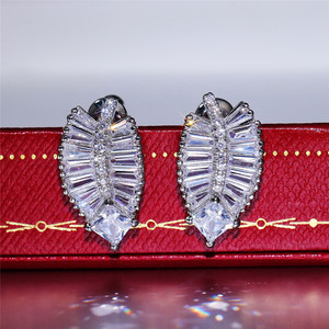 Orecchini a Perno a Forma di Foglia per Donne, Moda in Rame e Zirconia, Stile OL Elegante, Ispirazione Naturale, Gioielli per Uso Quotidiano - Product Image 3