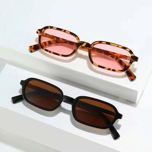 Lunettes de soleil rectangulaires noires vintage pour femmes 2025, UV400, petite monture, style punk, lunettes carrées pour femmes - Product Image 3