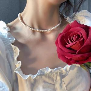 Collier en perles d'eau douce naturelles à haute luminosité pour femmes, style Hepburn, avec un design de niche, polyvalent et simple - Product Image 4