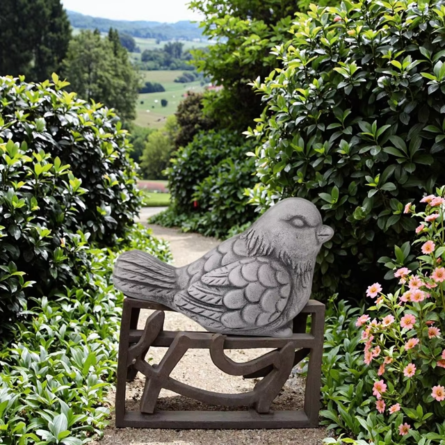 Custom Wholesale Artificial Cement Animal Lifelike Small Bird Sculpture Figurine Unique Nordic Outdoor Garden Home Decor