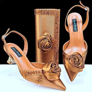 <span class=keywords><strong>Scarpe</strong></span> e Borsa Italiane con Paillettes Abbinabili, Set per Matrimoni Nigeriani, <span class=keywords><strong>Scarpe</strong></span> e Borsa Coordinati per Cerimonie Nuziali - Product Image 1