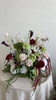 Décoration florale d'événements de luxe, design haut de gamme, durable, fleurs artificielles, centre de table de mariage, blanc, vert et bordeaux