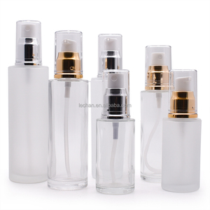Bouteille de lotion en verre givré à vis à épaule plate 100ml avec pompe à lotion or argent - Product Image 3