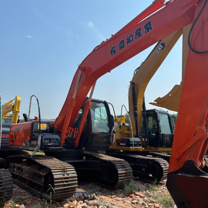 Excavatrice Hitachi d'occasion ZX160 ZX135 ZX200, hydraulique, sur chenilles, d'origine japonaise, en stock - Product Image 1