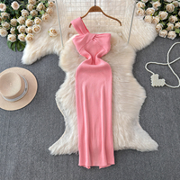 Nouvelle Robe Midi Moulante Femme Printemps-Été 2024 à Épaule Unique, en Maille Côtelée Torsadée, Coupe Ajustée Sexy pour Soirée