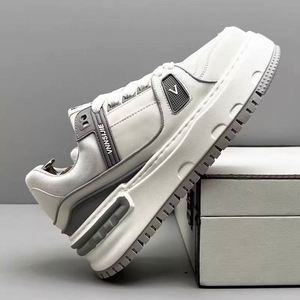 รองเท้าผ้าใบดีไซน์หรูคุณภาพสูง ปรับแต่งโลโก้ได้ รองเท้าสไตล์ลำลองสำหรับเดิน รองเท้าวิ่งพื้นหนาหรูหรา สำหรับผู้ชายและผู้หญิง - Product Image 6