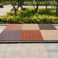 Plancher modulaire préfabriqué en composite bois-plastique traité pour plateforme de camping extérieure et support de tente