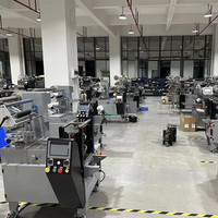 YF-420 Entièrement Automatique Bébé Couches Serviettes Hygiéniques Savon Machine D'emballage Type D'oreiller pour Biscuit Alimentaire Cas Feuille Film Emballage