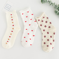 Chaussettes en coton décontractées mi-mollet avec ouverture en forme de cœur pour un port facile, absorbant la transpiration et respirantes.