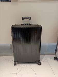 Valigia in Lega di Alluminio e Magnesio con Micro Imperfezioni, 28 Pollici, Nero Oro Colore Canna di Fucile, Ruote Universali, Shunfeng - Product Image 4